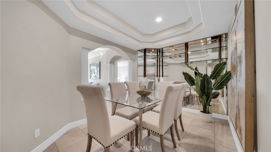 7218 Hillside Avenue 202