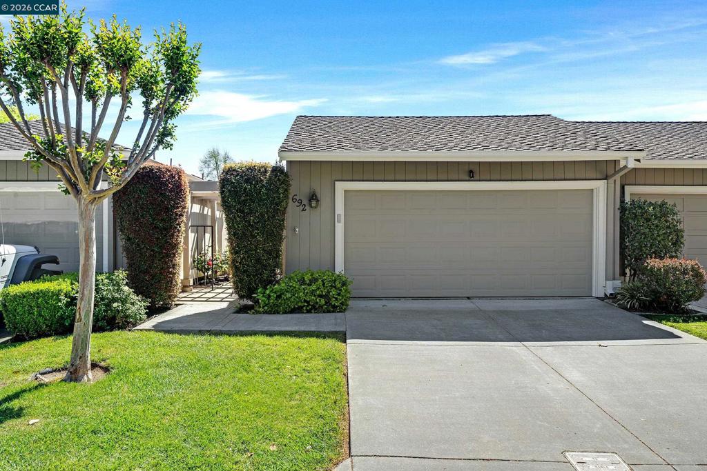 692 Silver Lake Dr