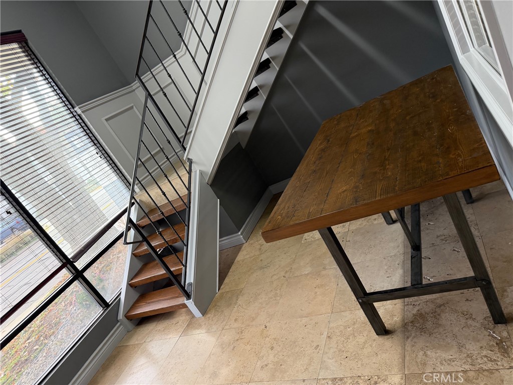 23291 Ventura Boulevard