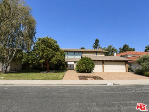 Photo of 1615 Wellington Place, Westlake Village, CA 91361 (MLS # 26102907)