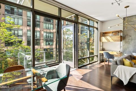 Photo of 1100 S Hope Street #811, Los Angeles, CA 90015 (MLS # P1-27411)