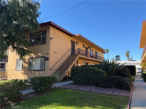 Photo of 7603 North Hollywood Way, Burbank, CA 91505 (MLS # BB26128137)