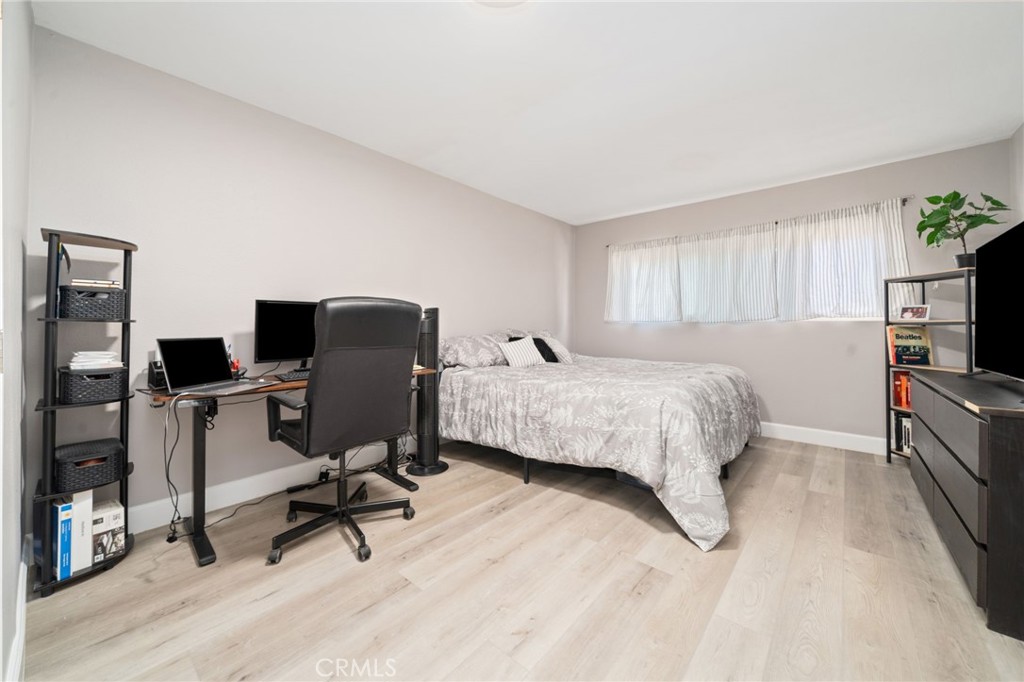 609 S. Newhope St Unit B
