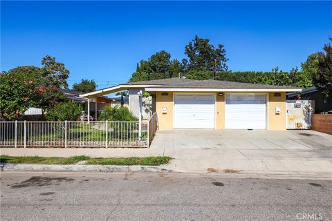 Photo of 701 Chalynn Circle E #701, Orange, CA 92886 (MLS # OC25234334) Photo of 701 Chalynn Circle E #701, Orange, CA 92886 (MLS # OC25234334)