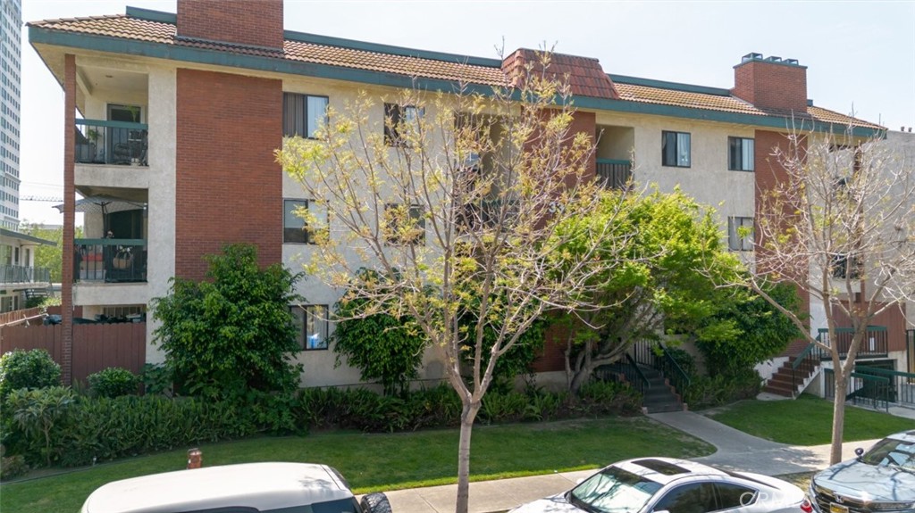 330 Burchett Street 206