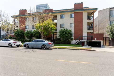 330 Burchett Street 206 Glendale CA 91203