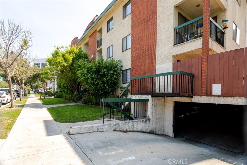 330 Burchett Street 206