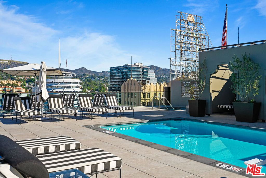 Broadway Lofts - Residential Lease