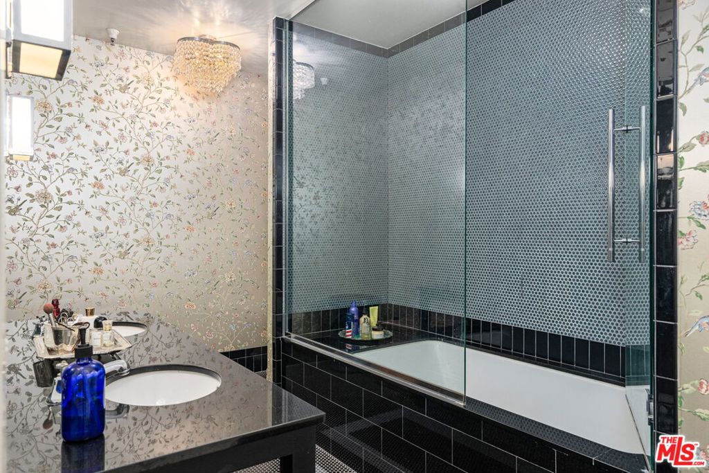 Broadway Lofts - Residential Lease