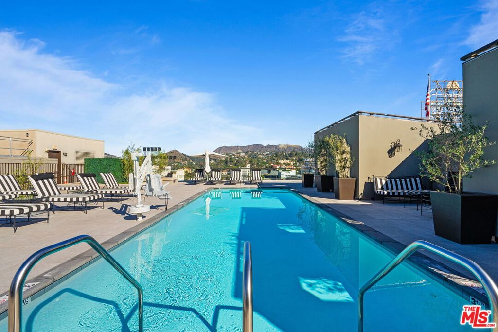 Broadway Lofts - Residential Lease