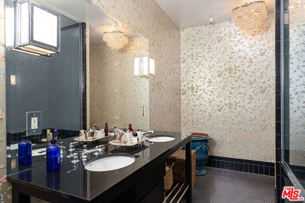 Broadway Lofts - Residential Lease