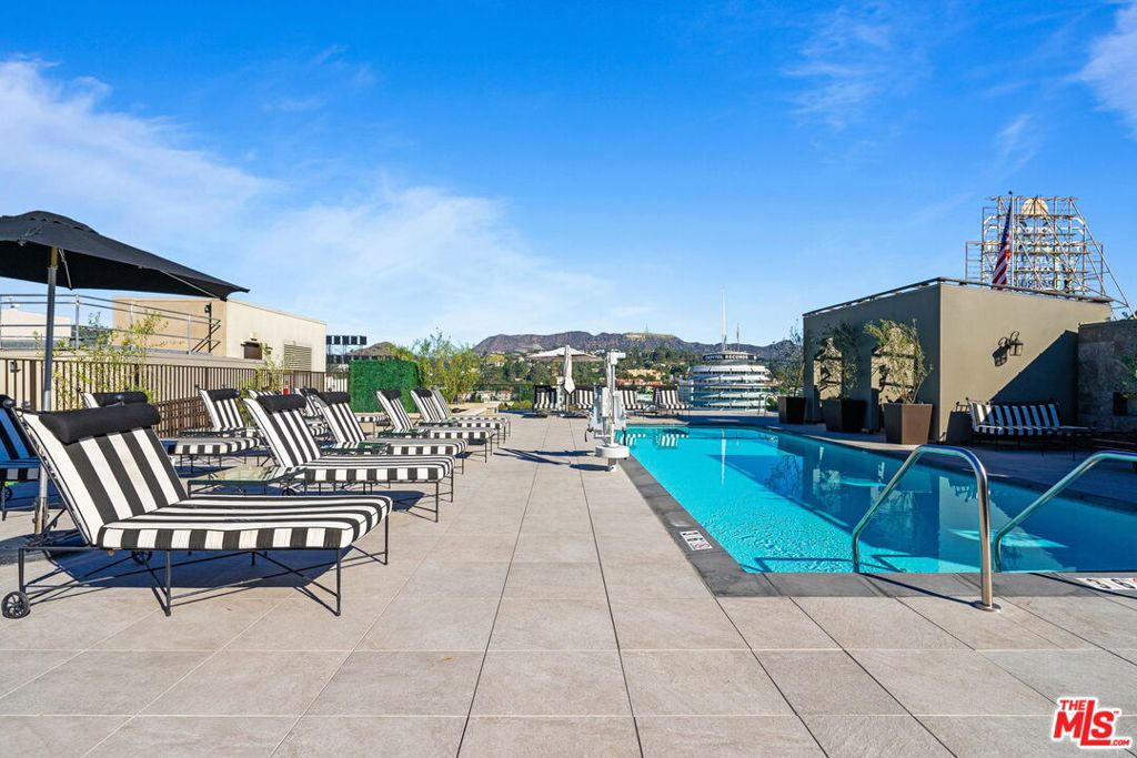 Broadway Lofts - Residential Lease