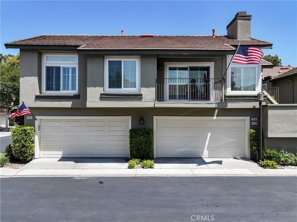 512 S Hollydale