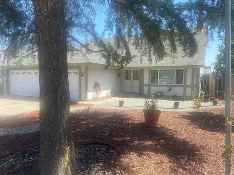Photo of 13039 Lakeview Granada Drive, Lakeside, CA 92040 (MLS # NDP2508305)