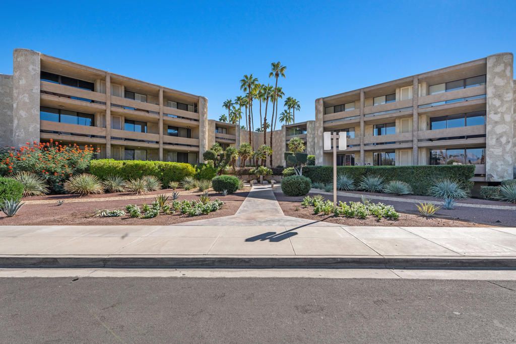Photo of 1630 S La Reina Way #3c, Palm Springs, CA 92264 (MLS # 219136631DA)