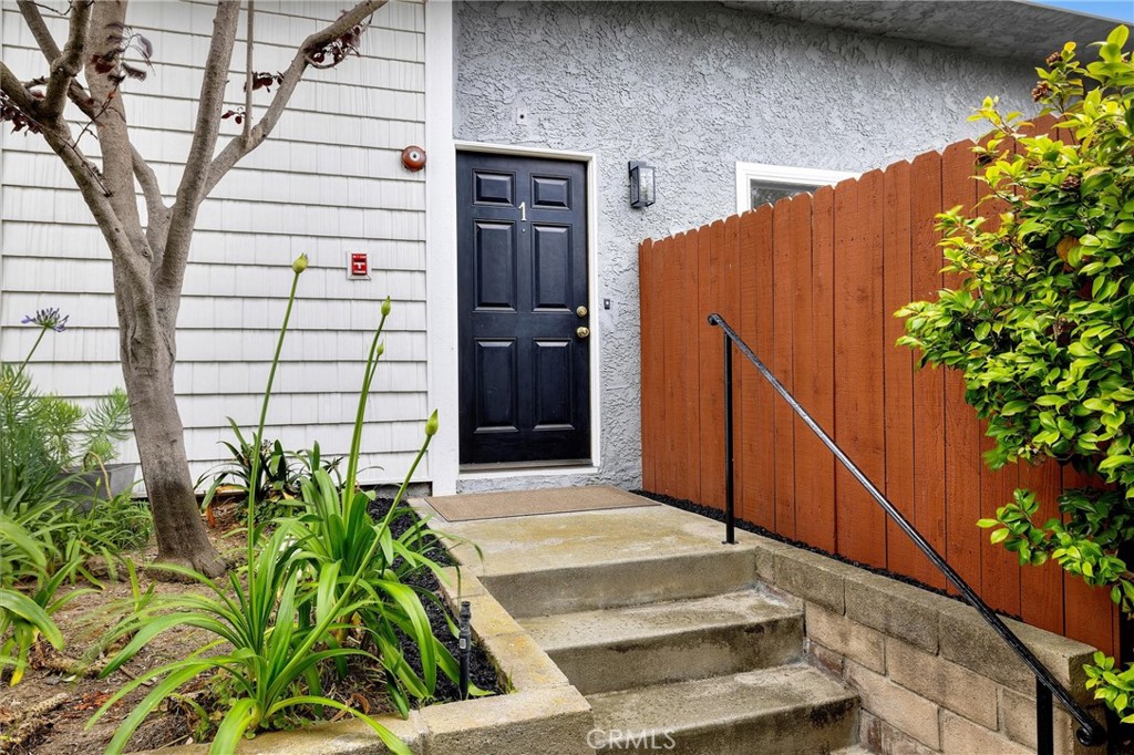 504 Harkness Lane 1