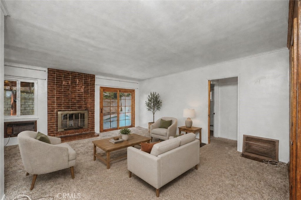 138 N Vecino Avenue