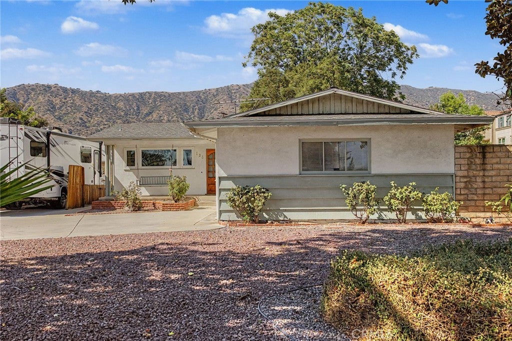 138 N Vecino Avenue