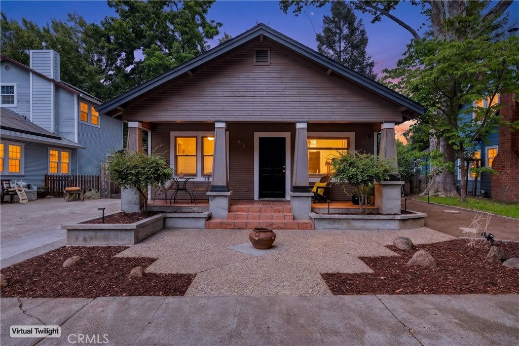 234 W 3rd