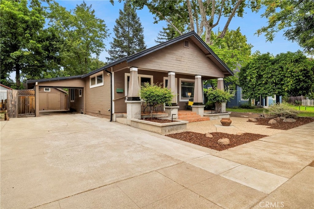 234 W 3rd