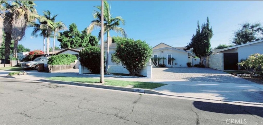 1814 W Tedmar Avenue