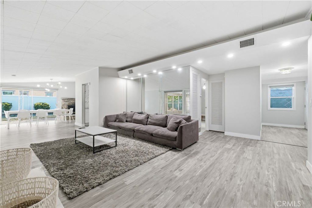 1814 W Tedmar Avenue