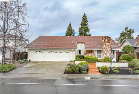 Photo of 3237 3237 Vera Cruz Dr Dr, San Ramon, CA 94583 (MLS # 41122511)