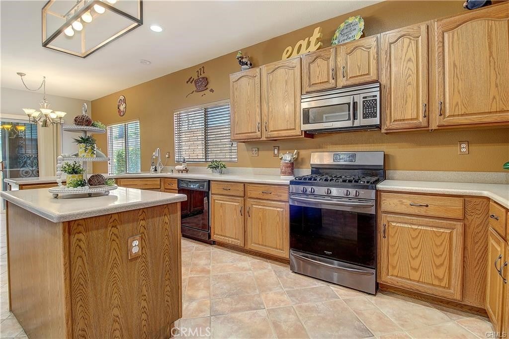 3065 S Buena Vista