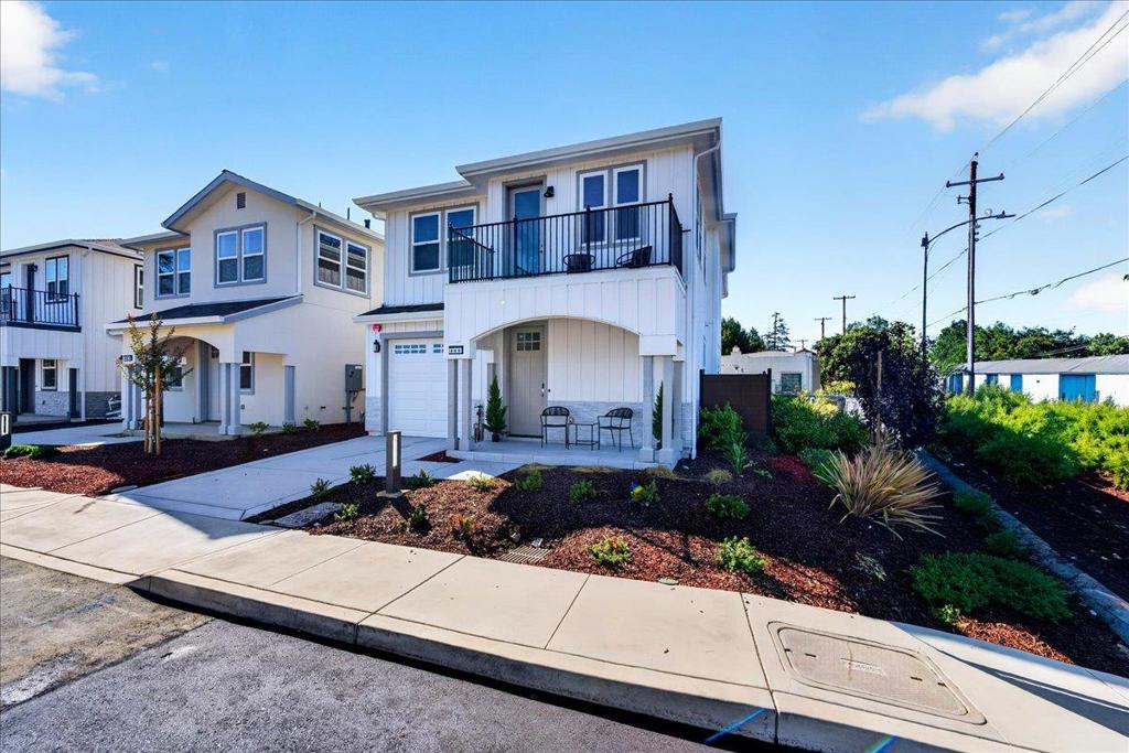 885 Connie Lane