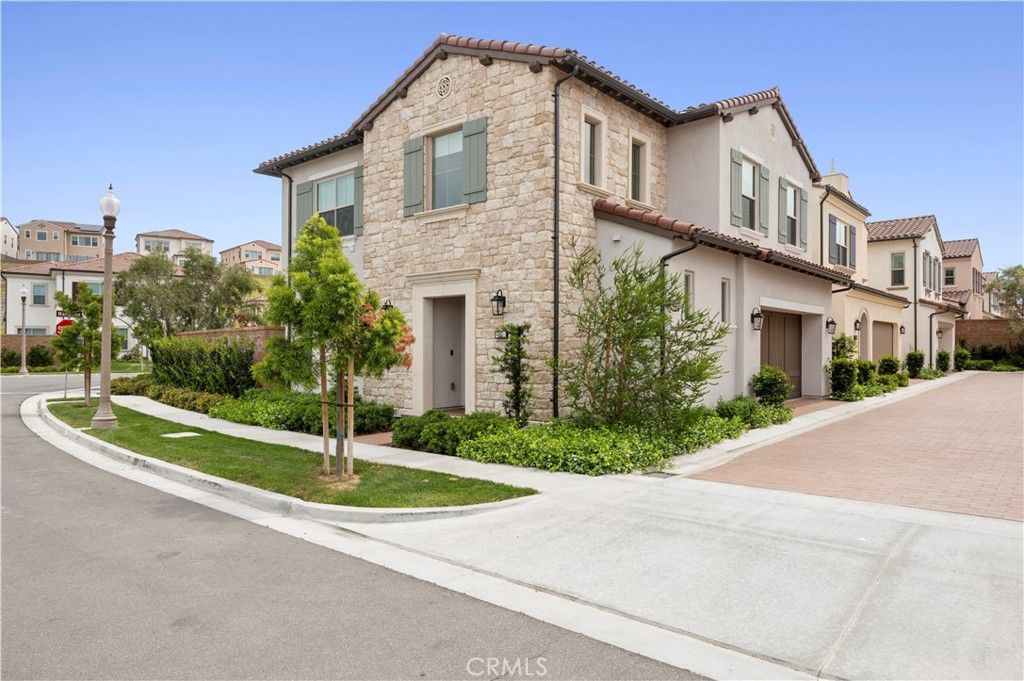 Photo of 122 Glydon, Irvine, CA 92618 (MLS # OC26077366)