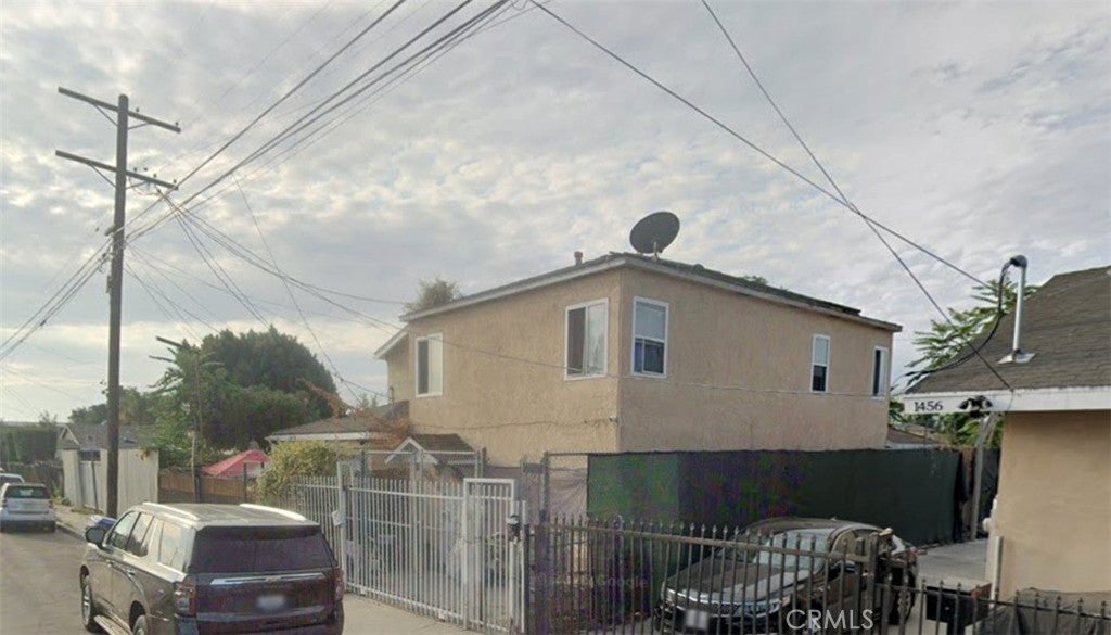1462 E 98th ST, Los Angeles CA 90002