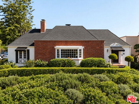 Photo of 2250 N Catalina Street, Los Angeles, CA 90027 (MLS # 26103168)