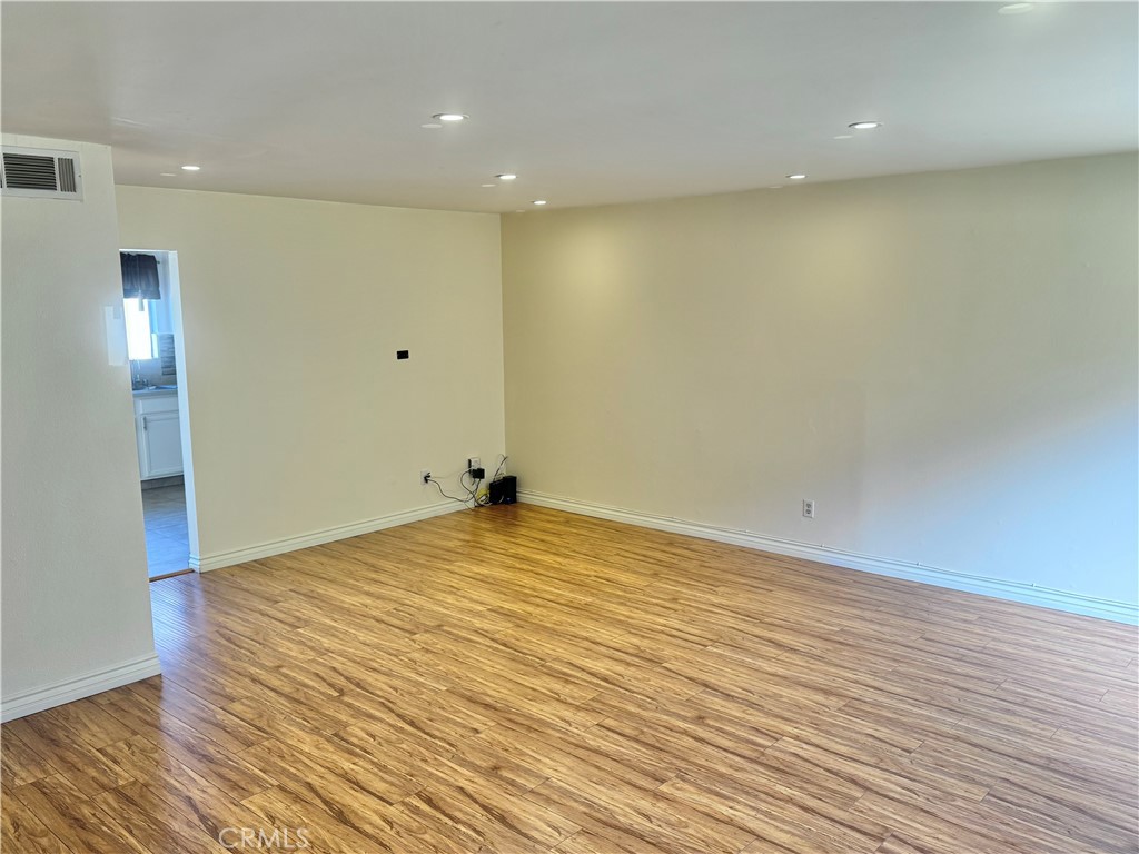 19216 Hamlin Drive 8