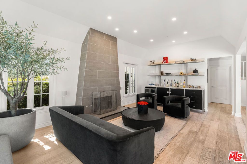 Photo of 317 S Swall Drive, Beverly Hills, CA 90211 (MLS # 26672925)