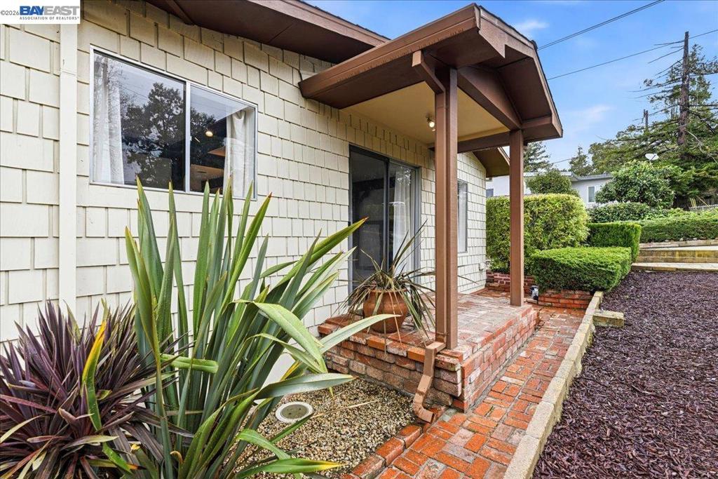 18425 18425 Pepper St