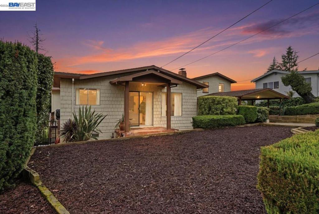 18425 18425 Pepper St