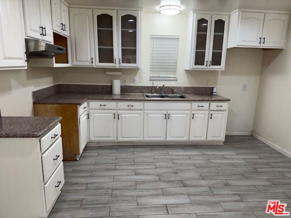 343 E Avenue J14