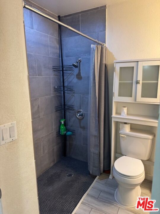 343 E Avenue J14