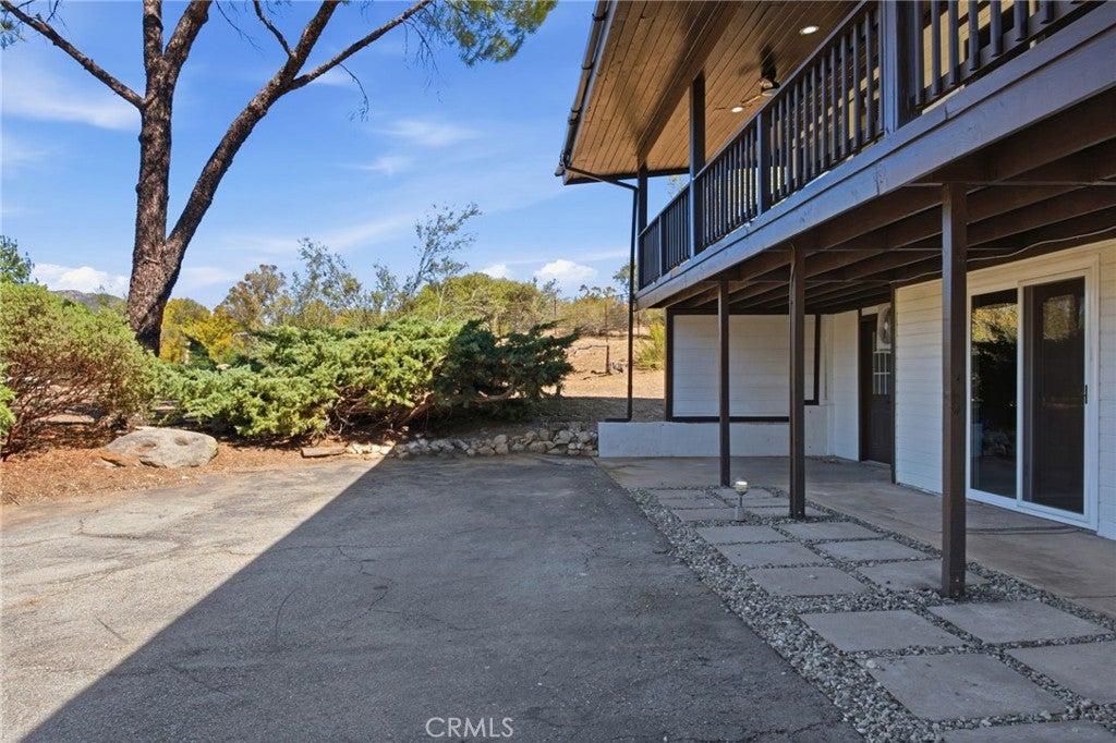 38080 Ribbonwood Lane