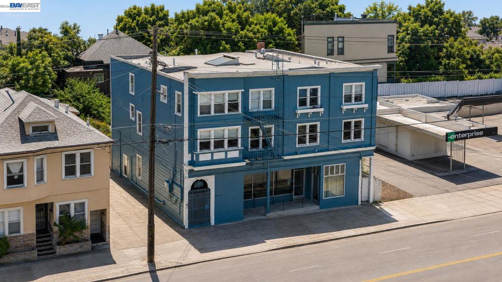 2110 ASHBY AVE