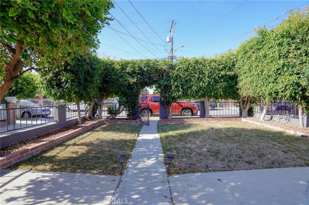 4134 W 107th ST, Inglewood CA 90304