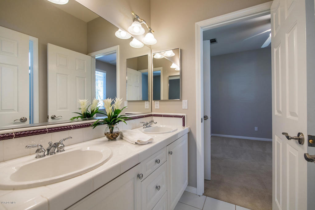 Regency Hills-903 - 1006112 - Residential