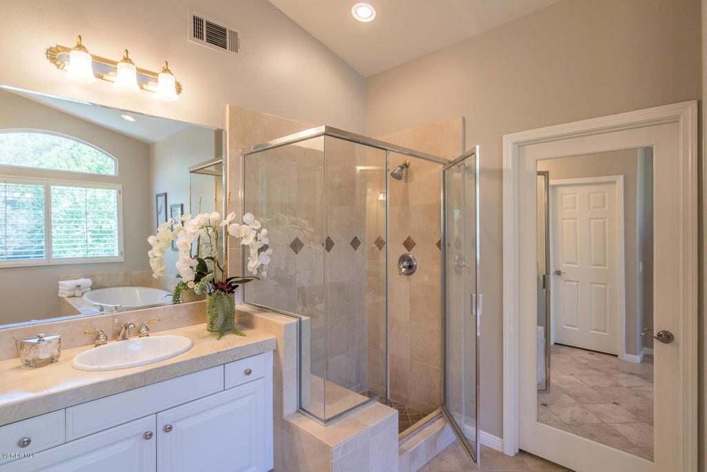 Regency Hills-903 - 1006112 - Residential