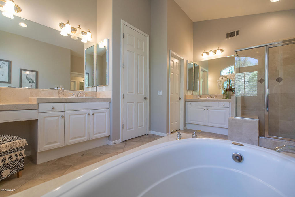 Regency Hills-903 - 1006112 - Residential