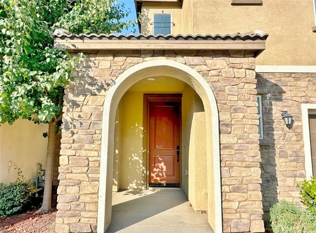 42685 Azure Street
