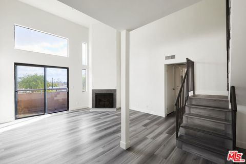 Photo of 6212 FULTON Avenue #201, Van Nuys, CA 91401 (MLS # 26649451)