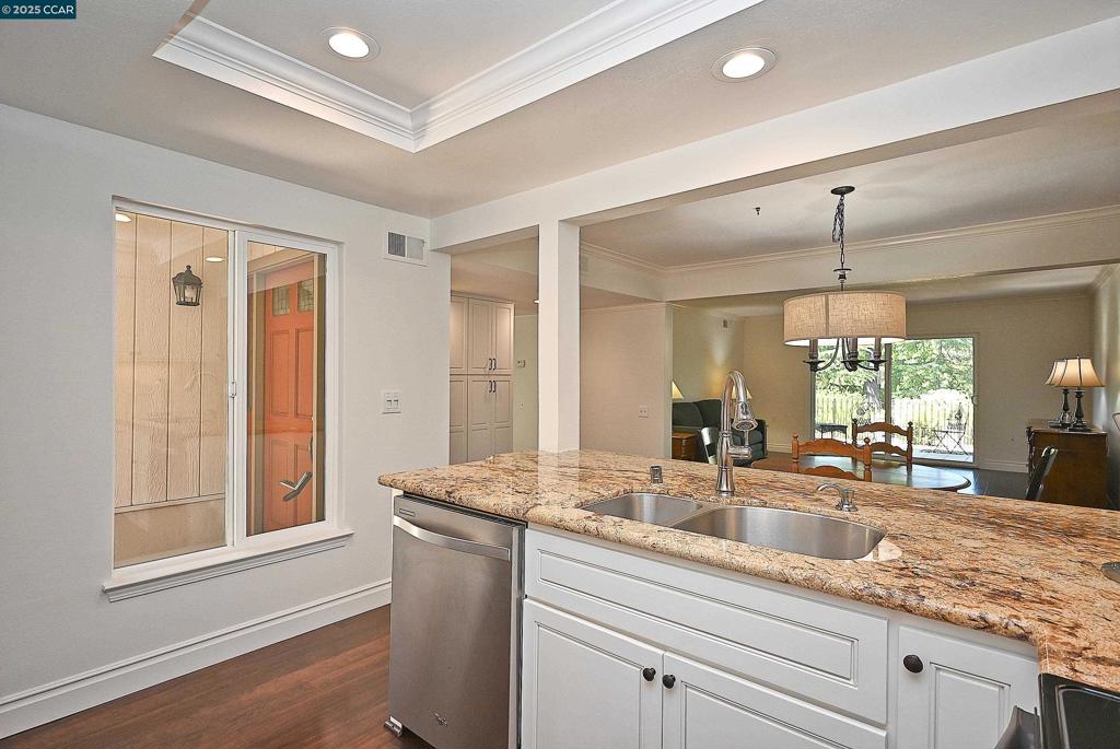 ROSSMOOR - Residential