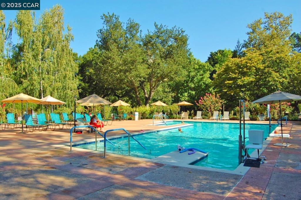 ROSSMOOR - Residential