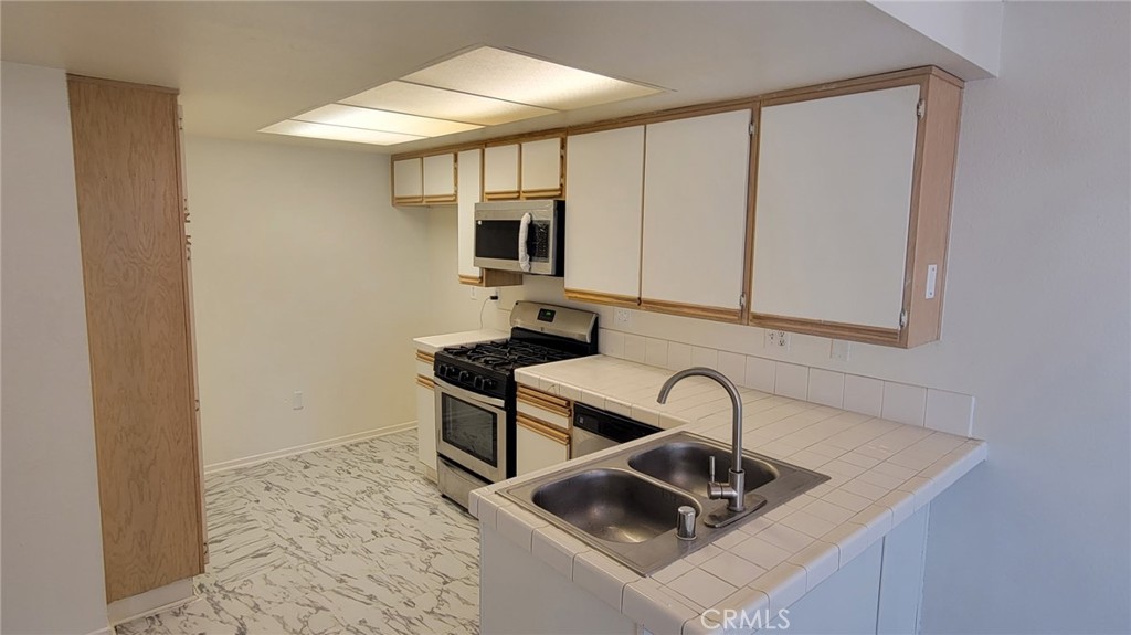 44520 15th East E 11