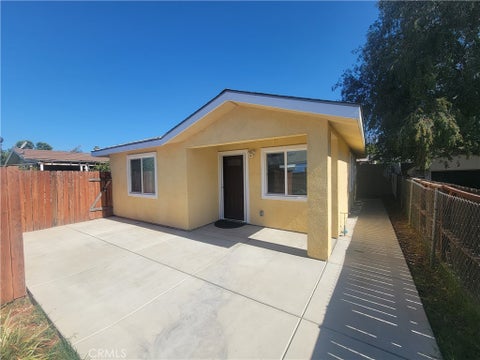 Photo of 1069 Sycamore Court, Upland, CA 91786 (MLS # IV26146332)